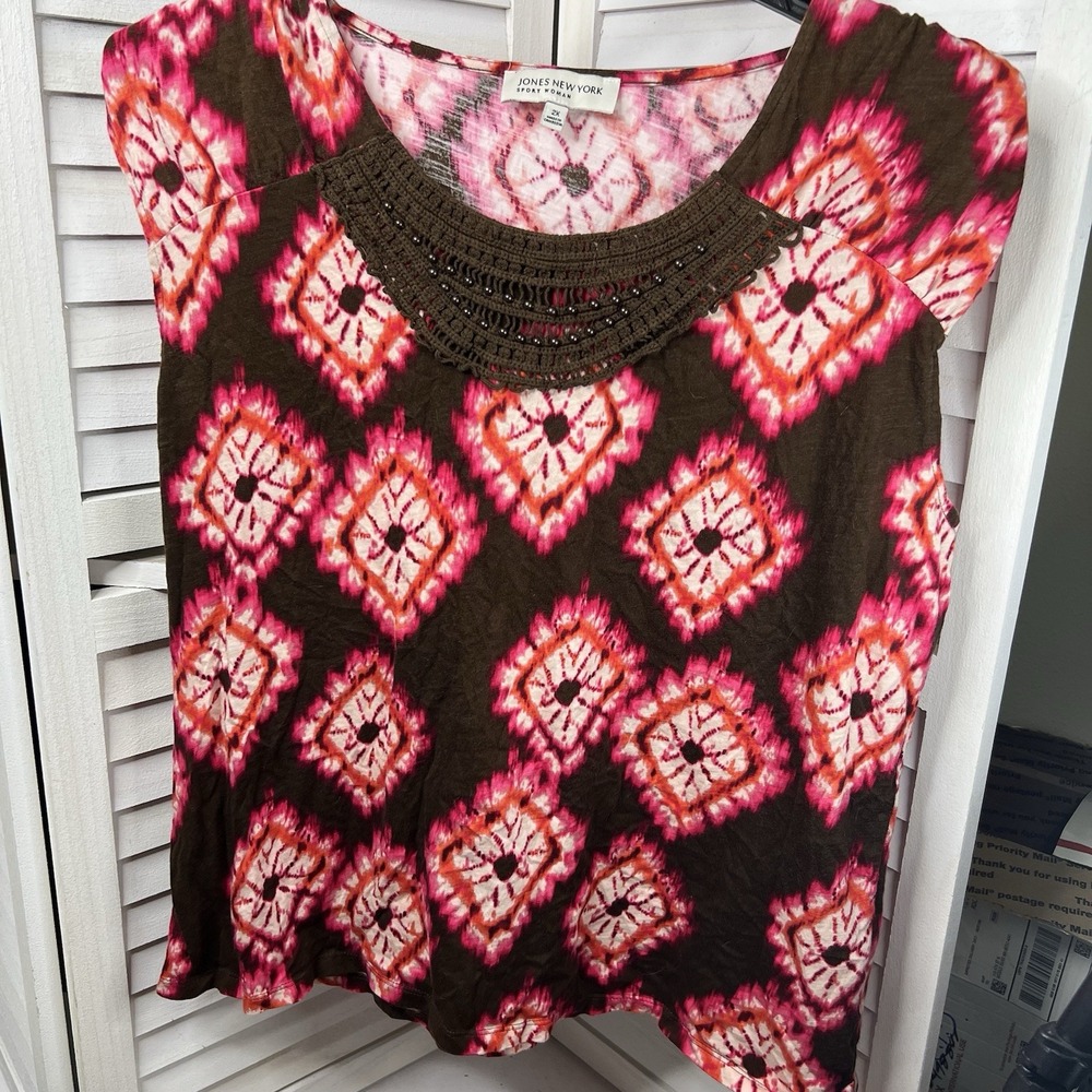 Jones New York Sport Woman Top 2X (READ) Brown Pink Tie Dye Beaded Crochet Neck